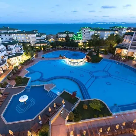 Penthouse-apartment With Sea View شقة رافدا